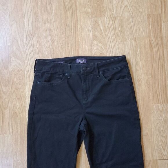 ✨ NYDJ ✨ Marilyn Lift-Tuck Short Straight Jeans - [Size 10=32×30, Black] - Picture 4 of 12